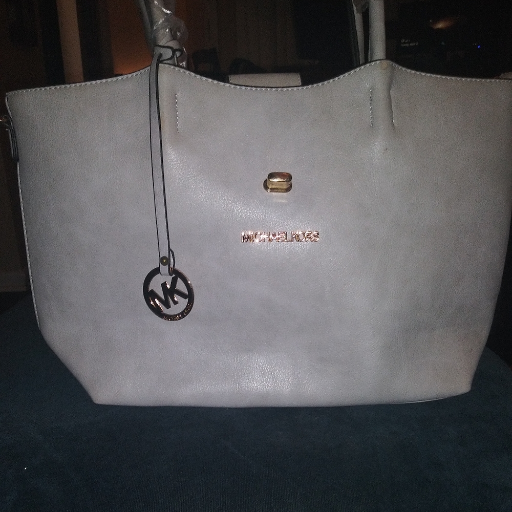 Micheal kors purse